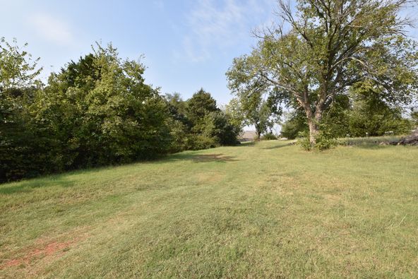 Crume: 3421 S Division St, Guthrie, OK 73044
